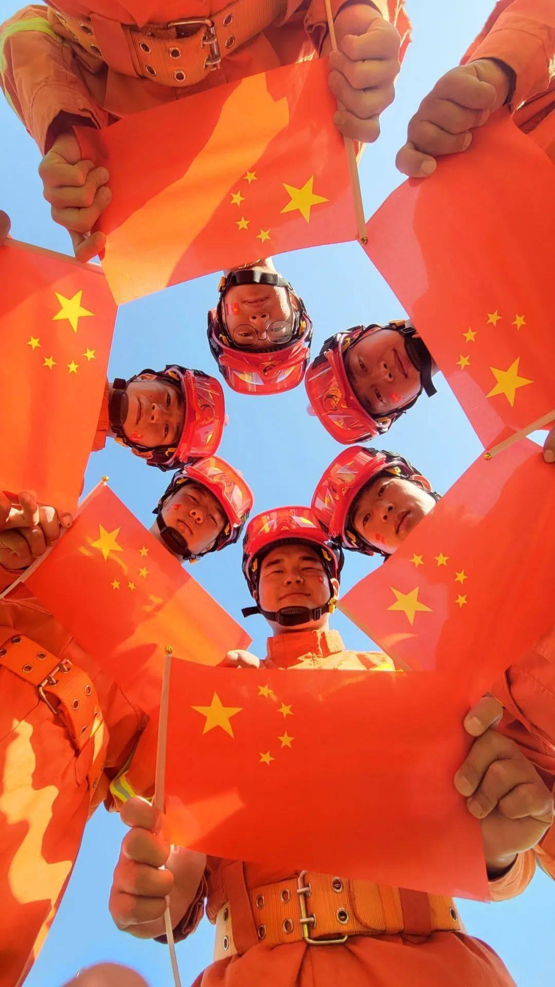 生日快乐！八一飞行表演队成立62周年